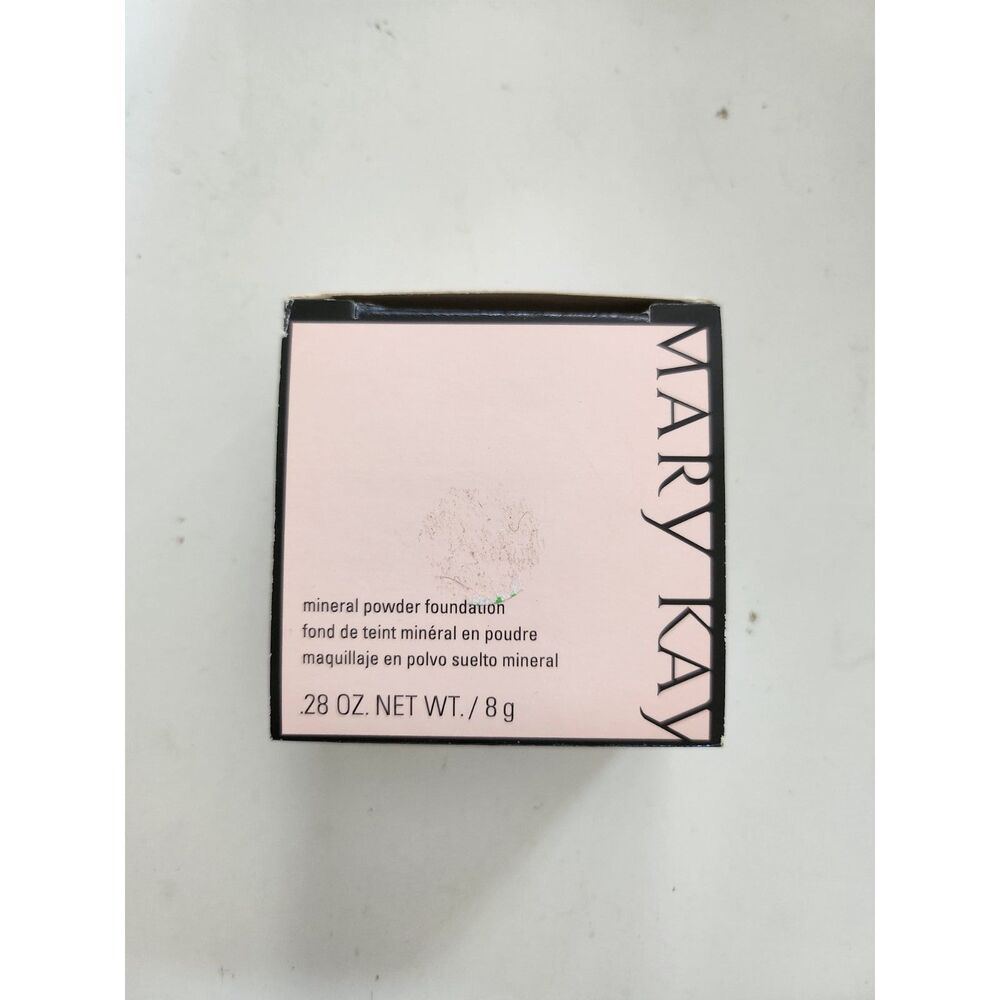 Mary Kay Mineral Powder Foundation (0.28 oz / 8 g) Bronze 3 B11